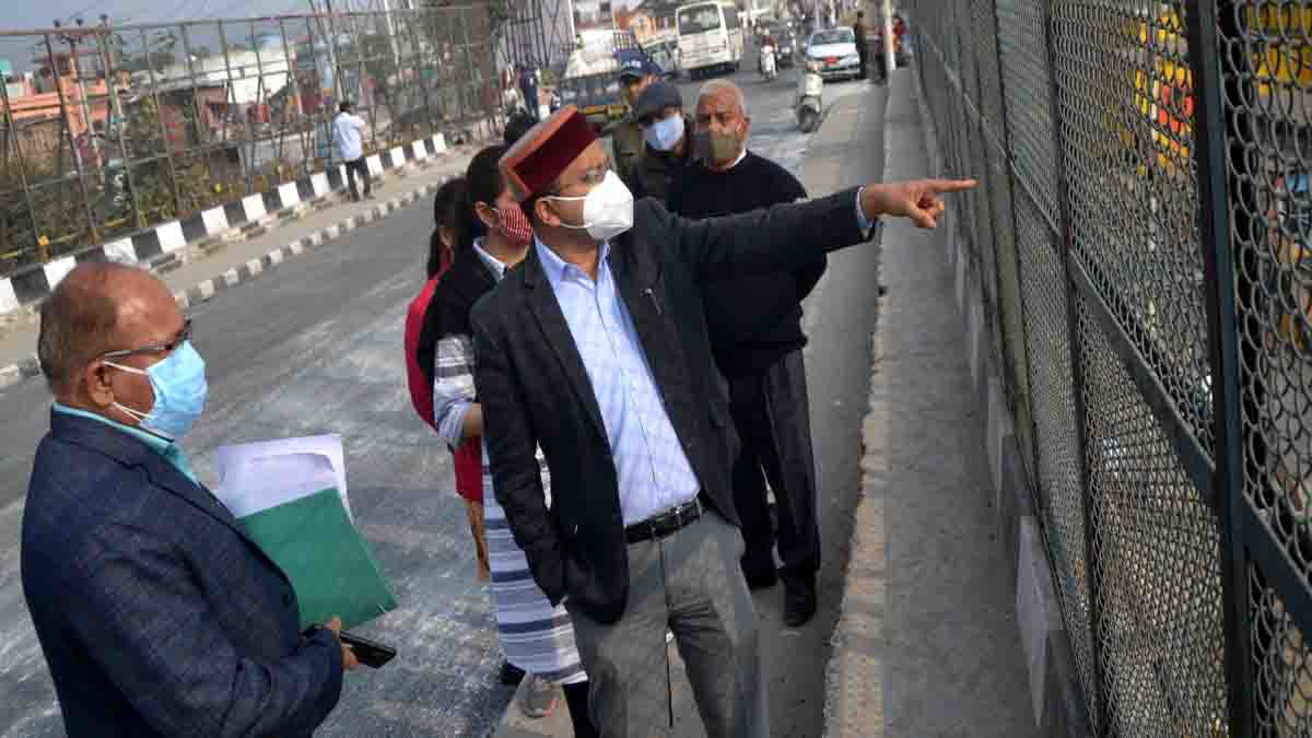 DM inspects Rispana for river revival