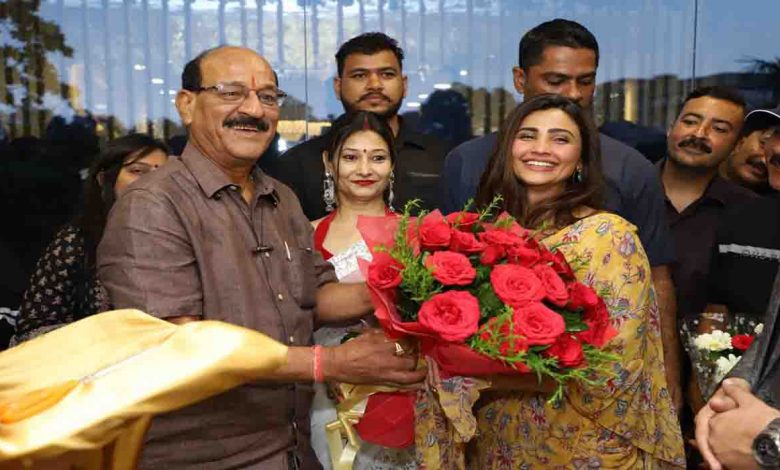 Actress Daisy Shah inaugurates designer showroom in Doon