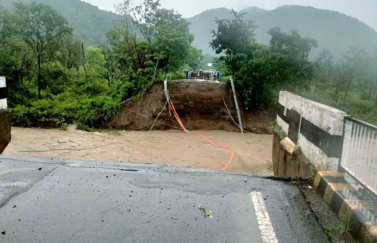 bridge collapsed