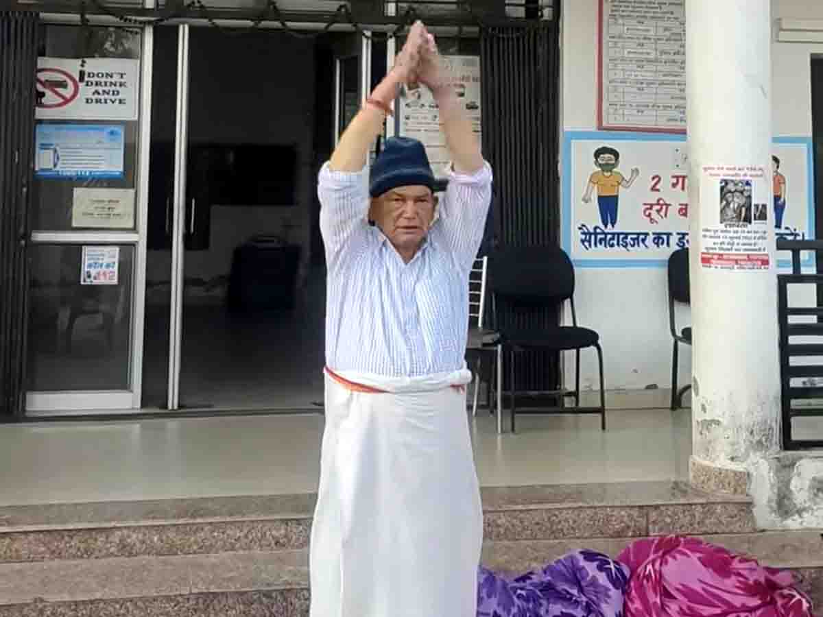 Ex-CM extends support to MLA daughter