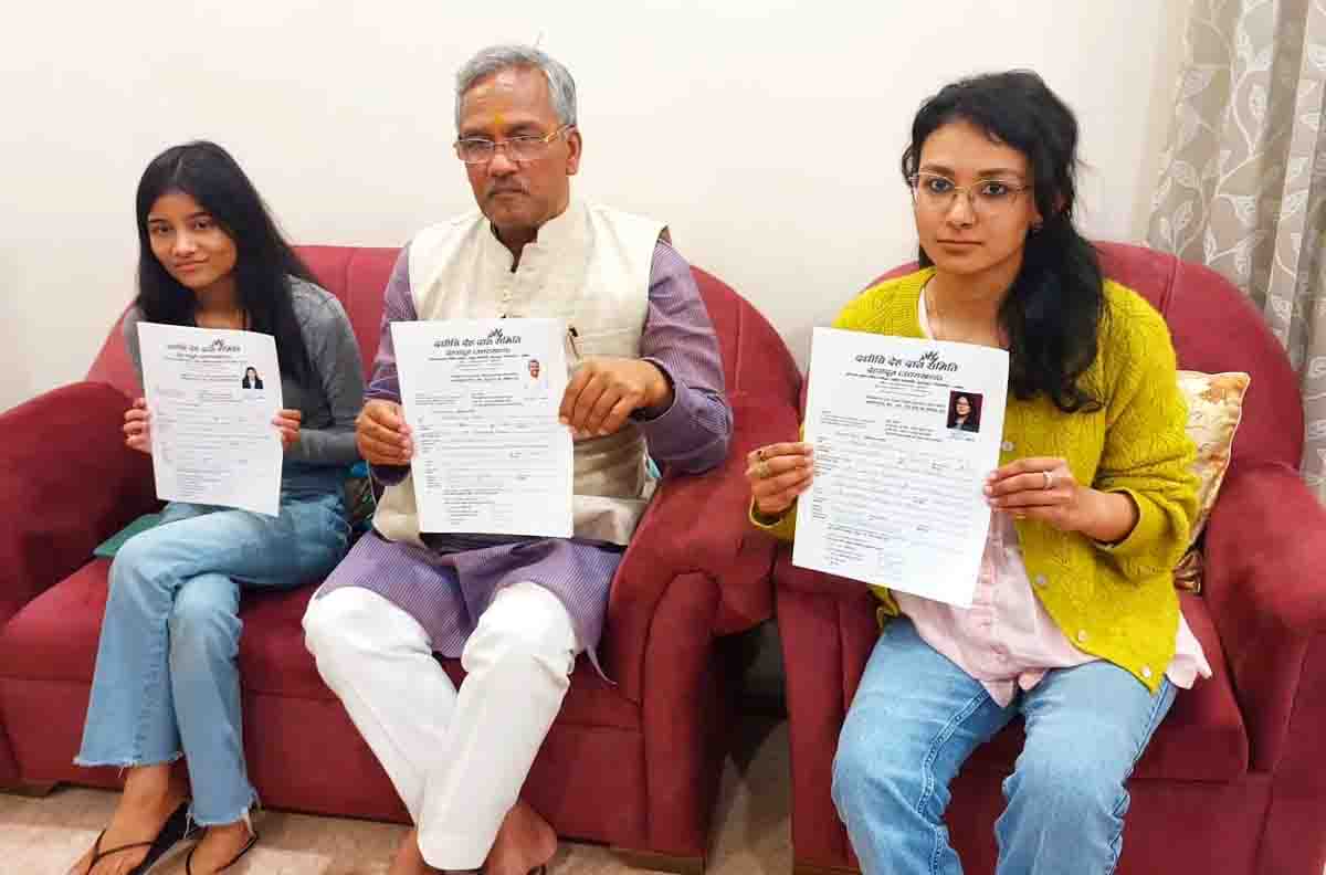 Ex-CM & his daughters pledge to donate eyes, organs