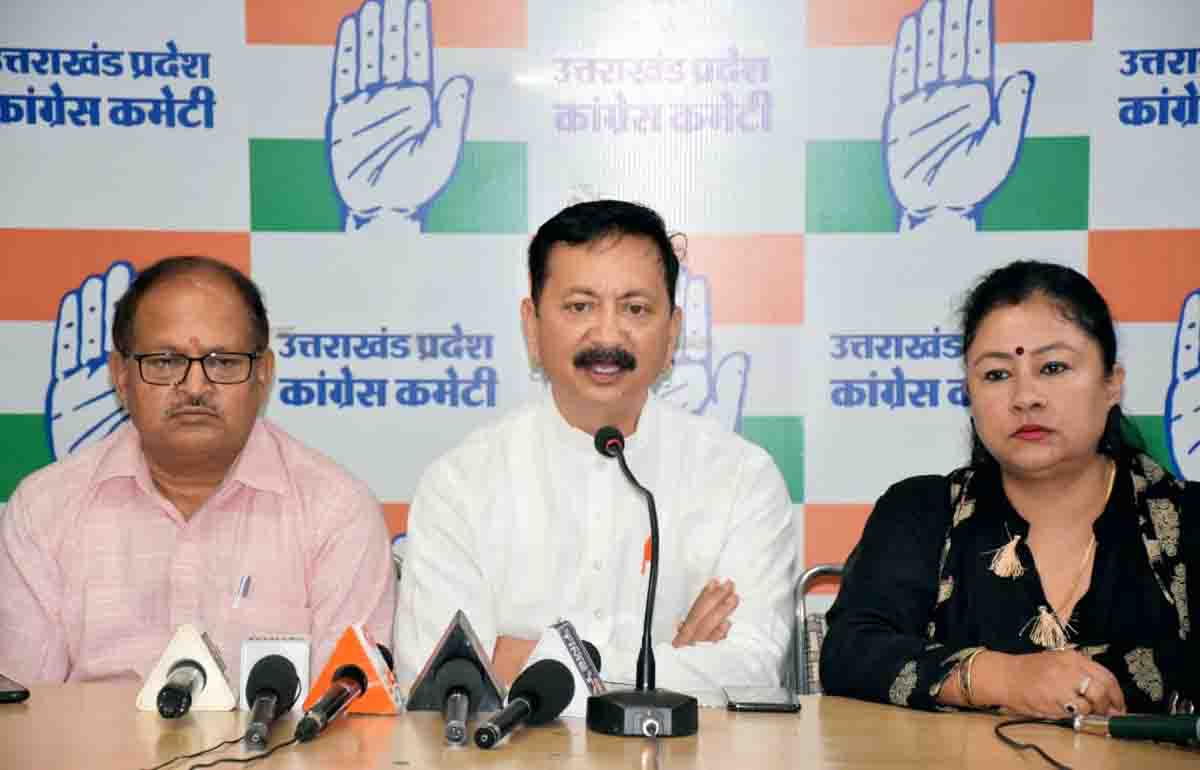 Cong chalks out soft Hindutva, patriotism strategy to counter BJP