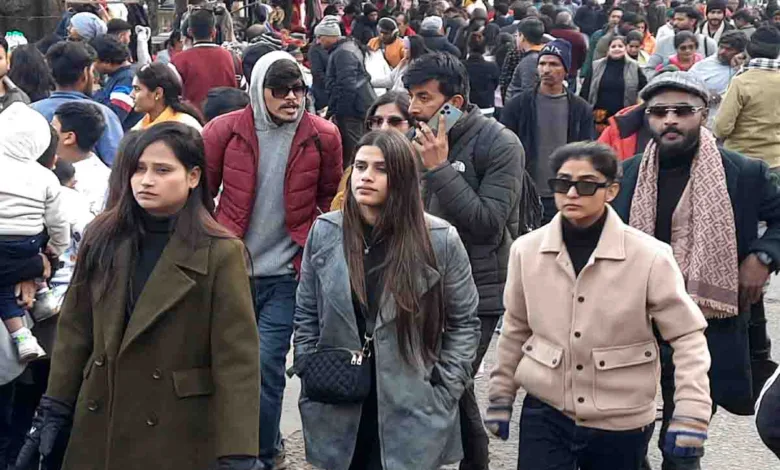 Tourists throng Nainital to celebrate New Year