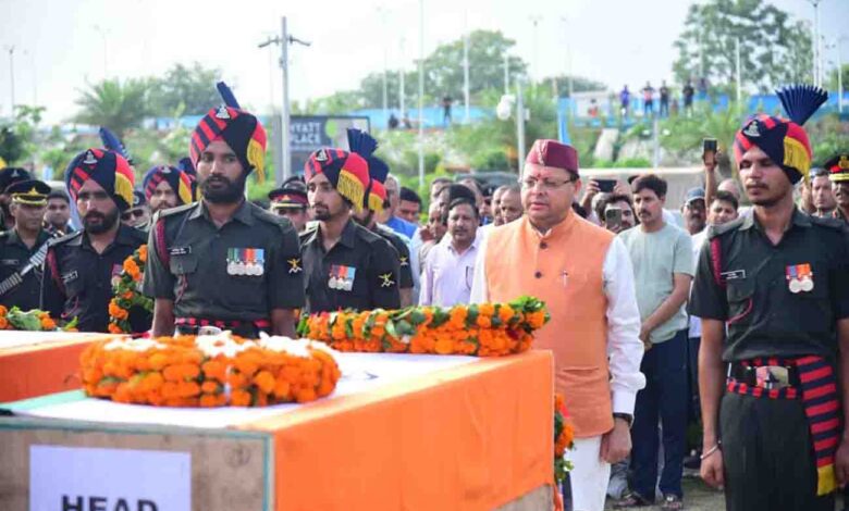 Governor, CM & others express grief on death of soldiers