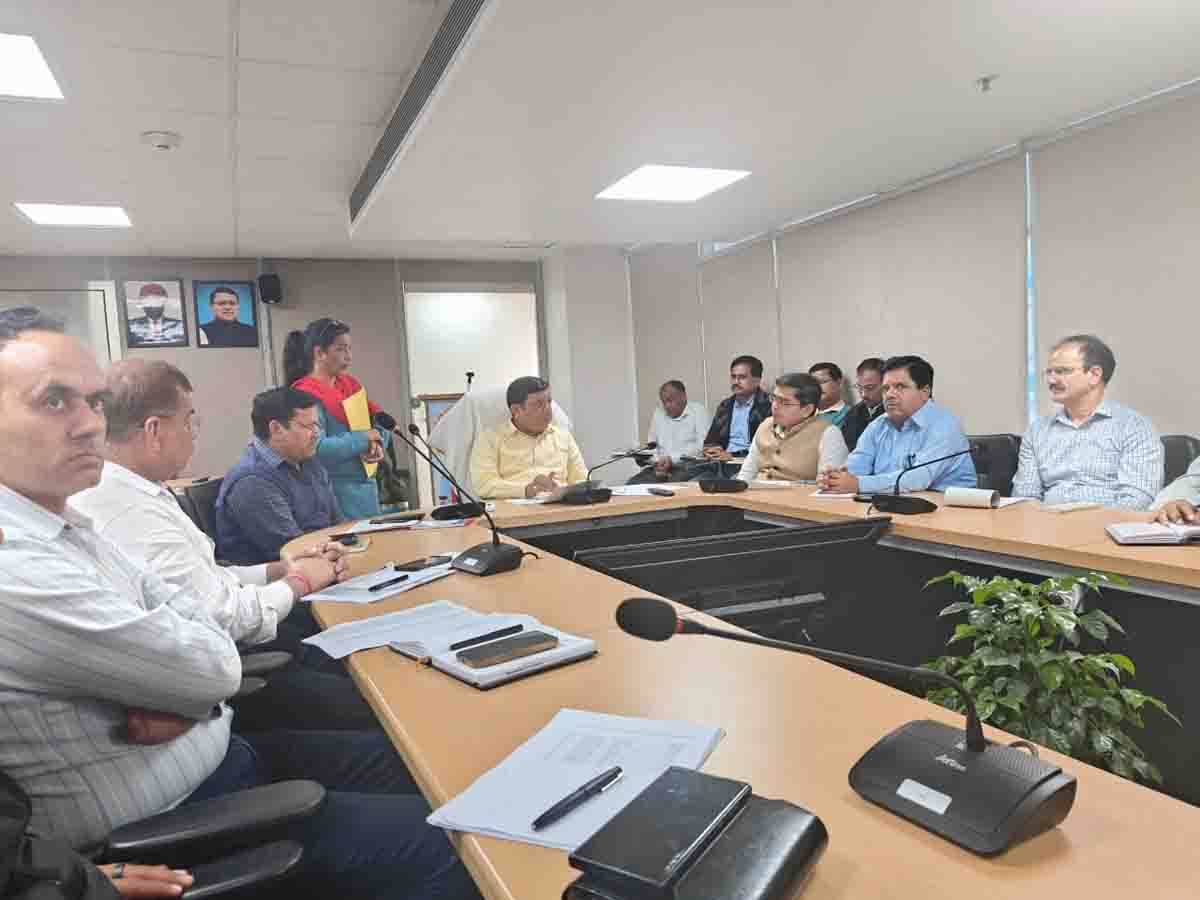 Install CCTV cameras in ISBT, expedite CM helpline cases Tiwari