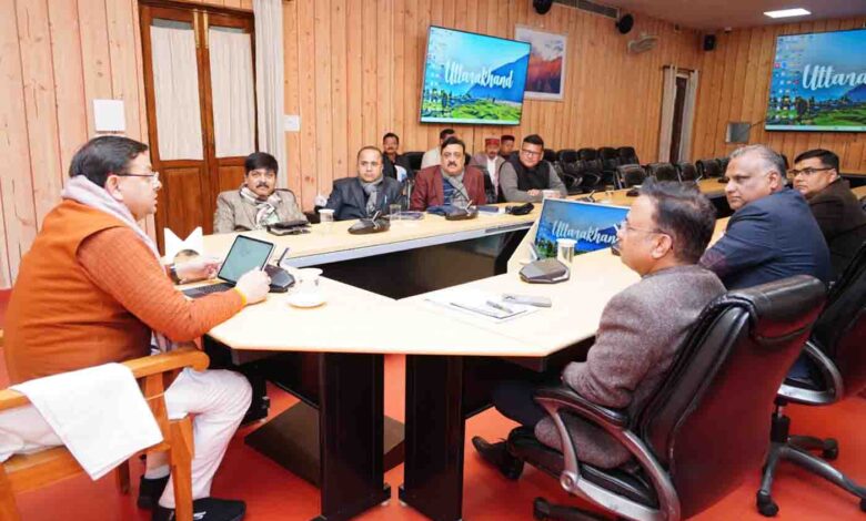 CM seeks report from DM on Pauri district hospital complaints