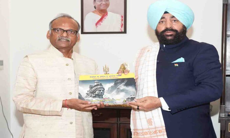 Uttarakhand Sanskrit University VC meets Governor