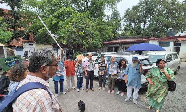 Citizens protest felling of 100-year-old tree for Rashtrapati Ashiyana project