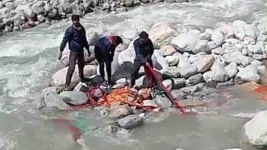 Pilgrim ‘offerings’ contaminate Bhagirathi & Yamuna in Gangotri & Yamunotri