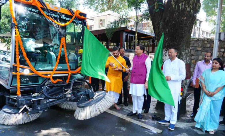CM launches vacuum-based road sweeping machines in Dehradun