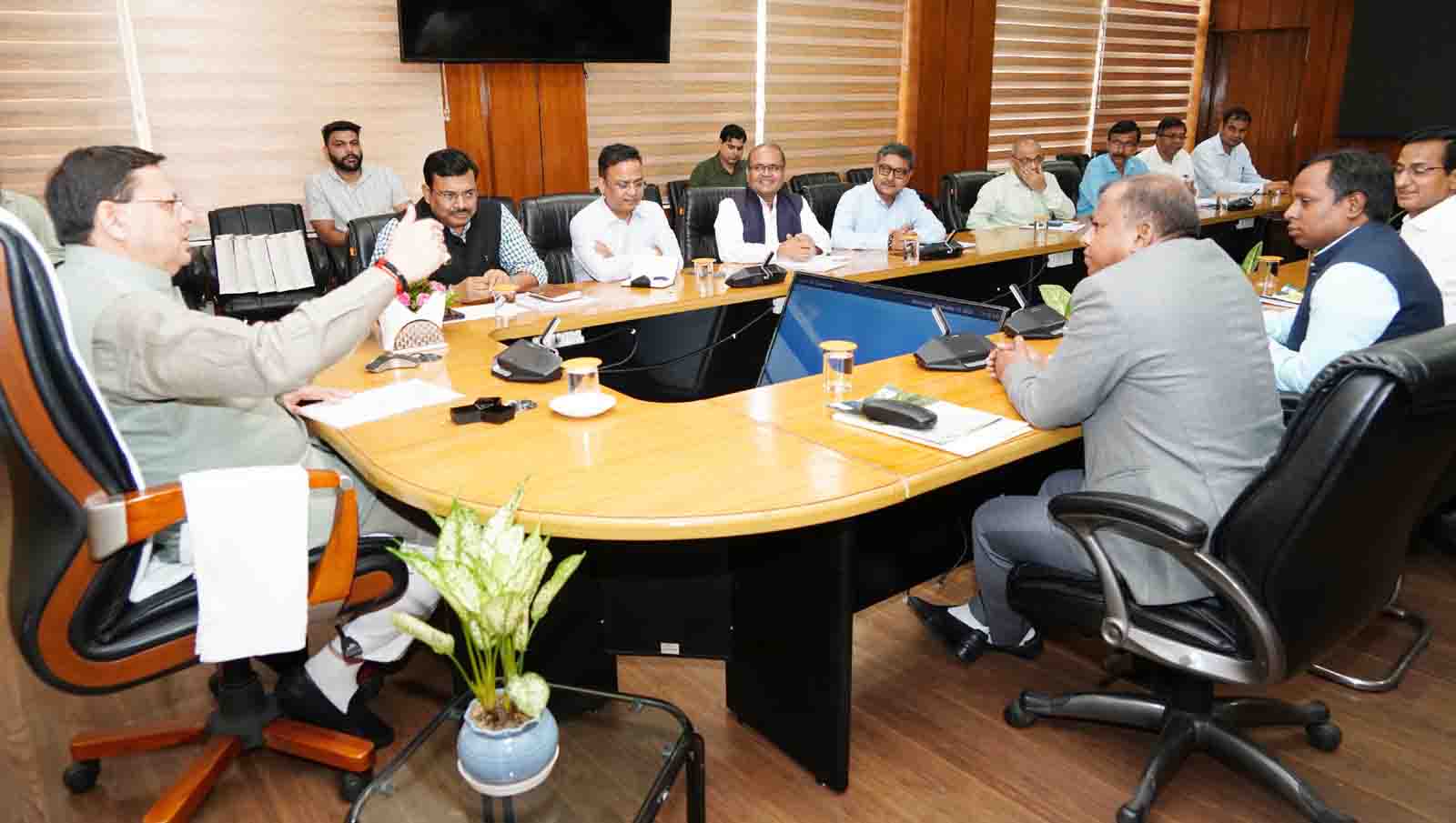 Central team meets Dhami after assessing monsoon disaster losses