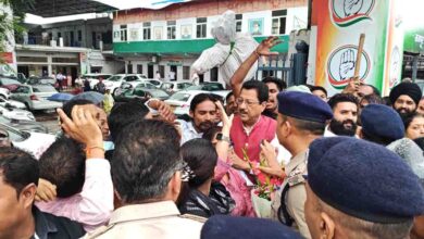 Police prevent violent face-off between BJP & Congress workers