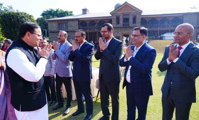 CM asks IAS officers to work with speed, efficiency & transparency