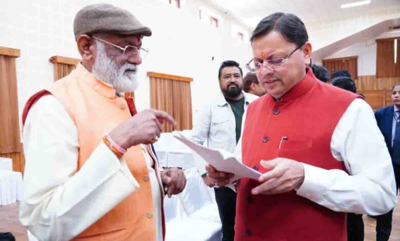 CM directs officers to act promptly to solve public complaints