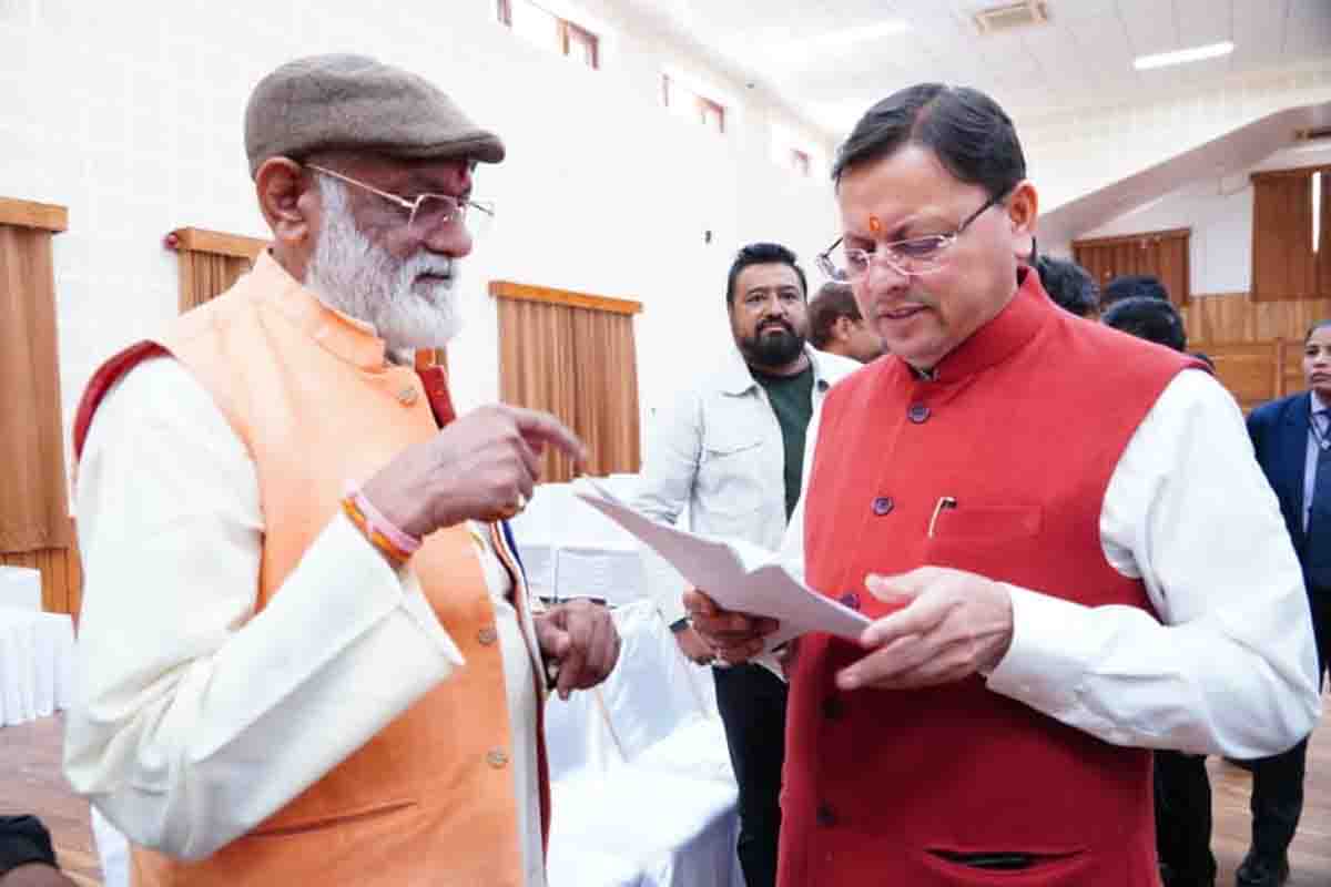 CM directs officers to act promptly to solve public complaints