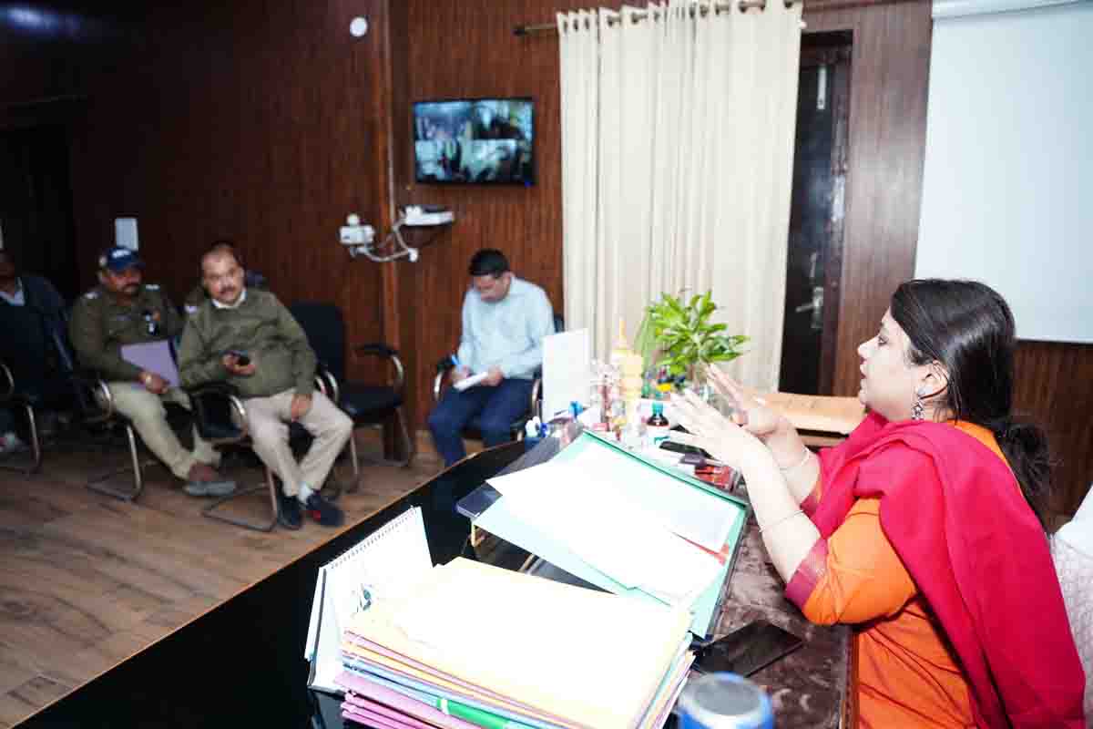 MCD orders removal of disorganised internet, cable wires