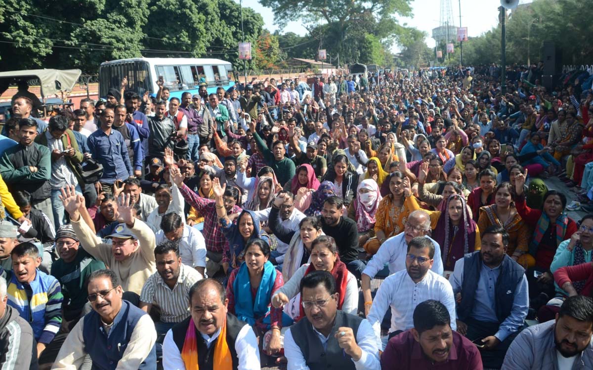 UPNL protest enters fourth day, workers to escalate agitation