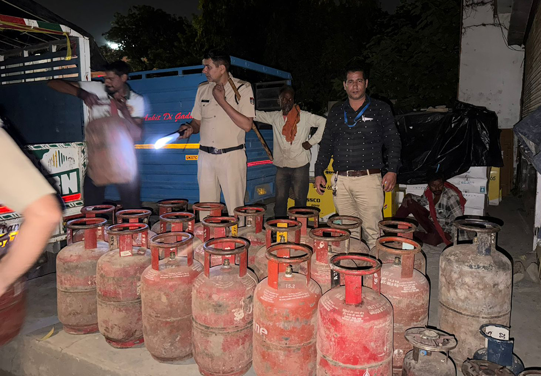 32 cylinders, truck with 327 cylinders seized in QRT action