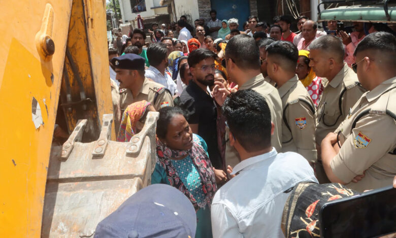 Anti-encroachment drive in flood zone halted after protest in Azad Colony