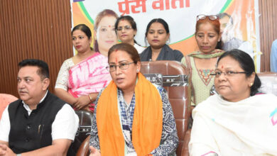Arya tears into opposition for opposing women’s reservation