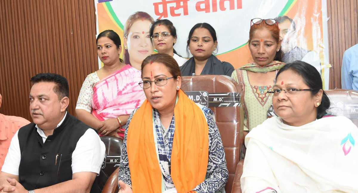 Arya tears into opposition for opposing women’s reservation