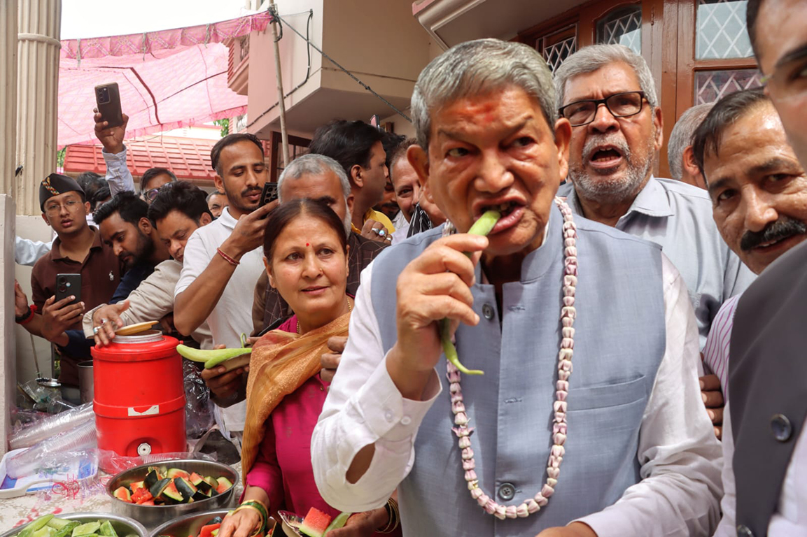 Harish Rawat comes out of self-imposed break with fruit party