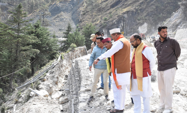 Minister checks condition of roads on Badrinath national highway