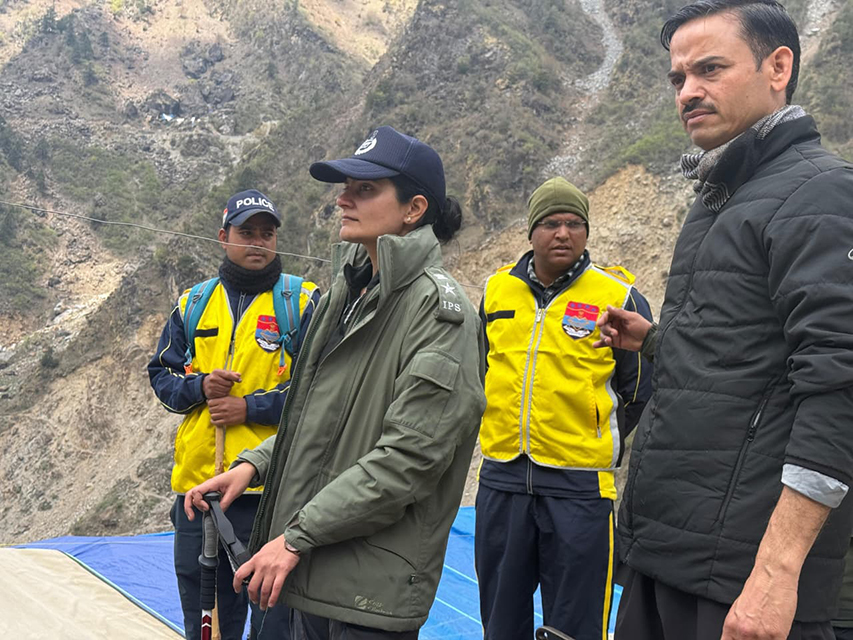 Rudraprayag SP inspects Kedarnath route on foot, reviews security