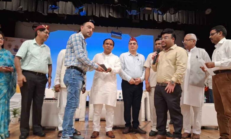Eight new cooperative federations to come up in State Rawat