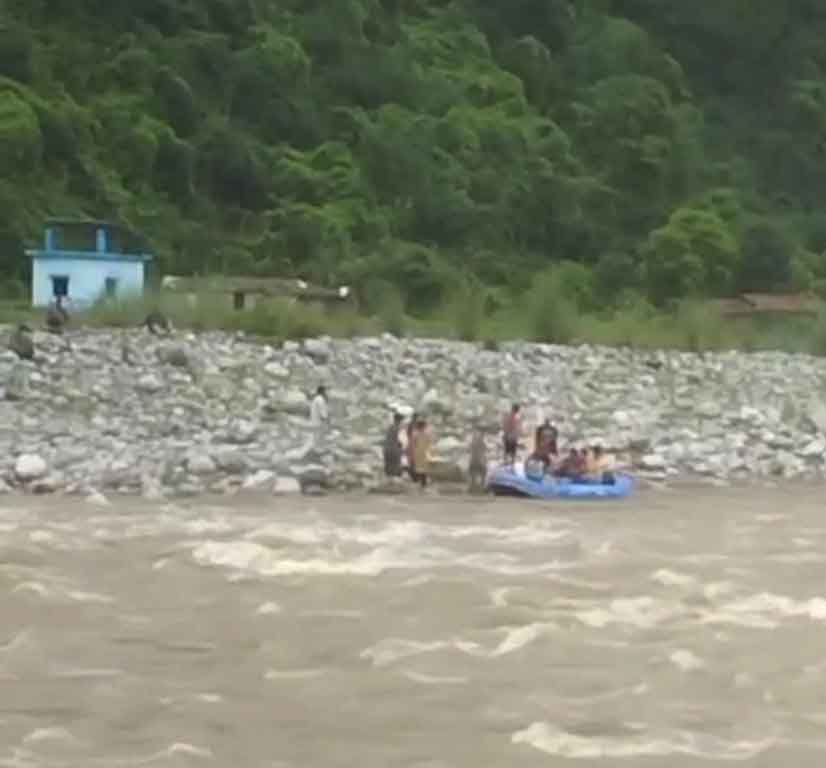 Kosi in spate turns village with 500 residents into island